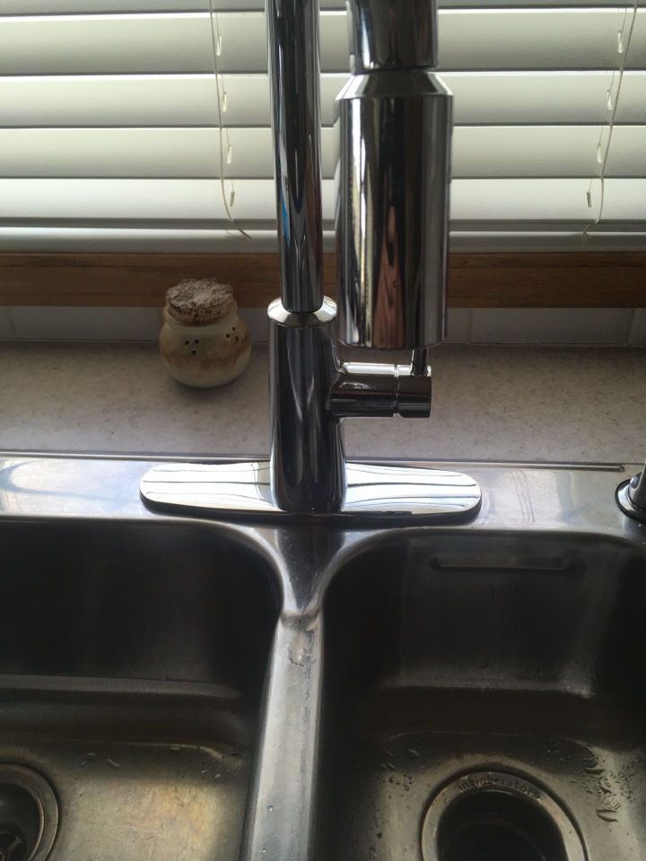 Strathmore, AB - Plumber needed: install kitchen faucet 