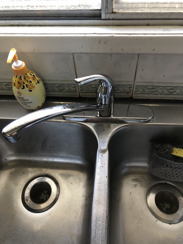 Calgary, AB - Plumber required install new set of taps